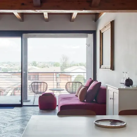 Residenza Puoti * ペスキエーラ・デル・ガルダ