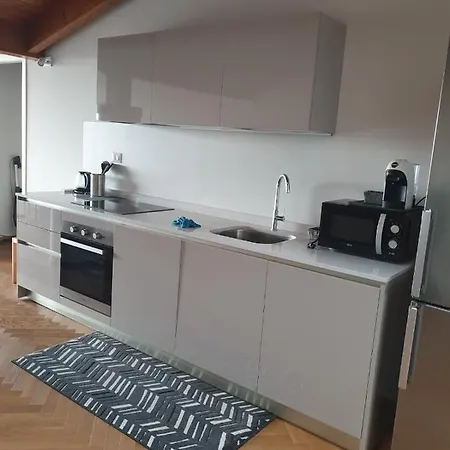 Residenza Puoti * ペスキエーラ・デル・ガルダ